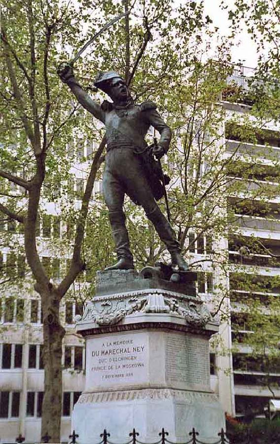 Памятник Нею на площади Обсерватории в Париже.